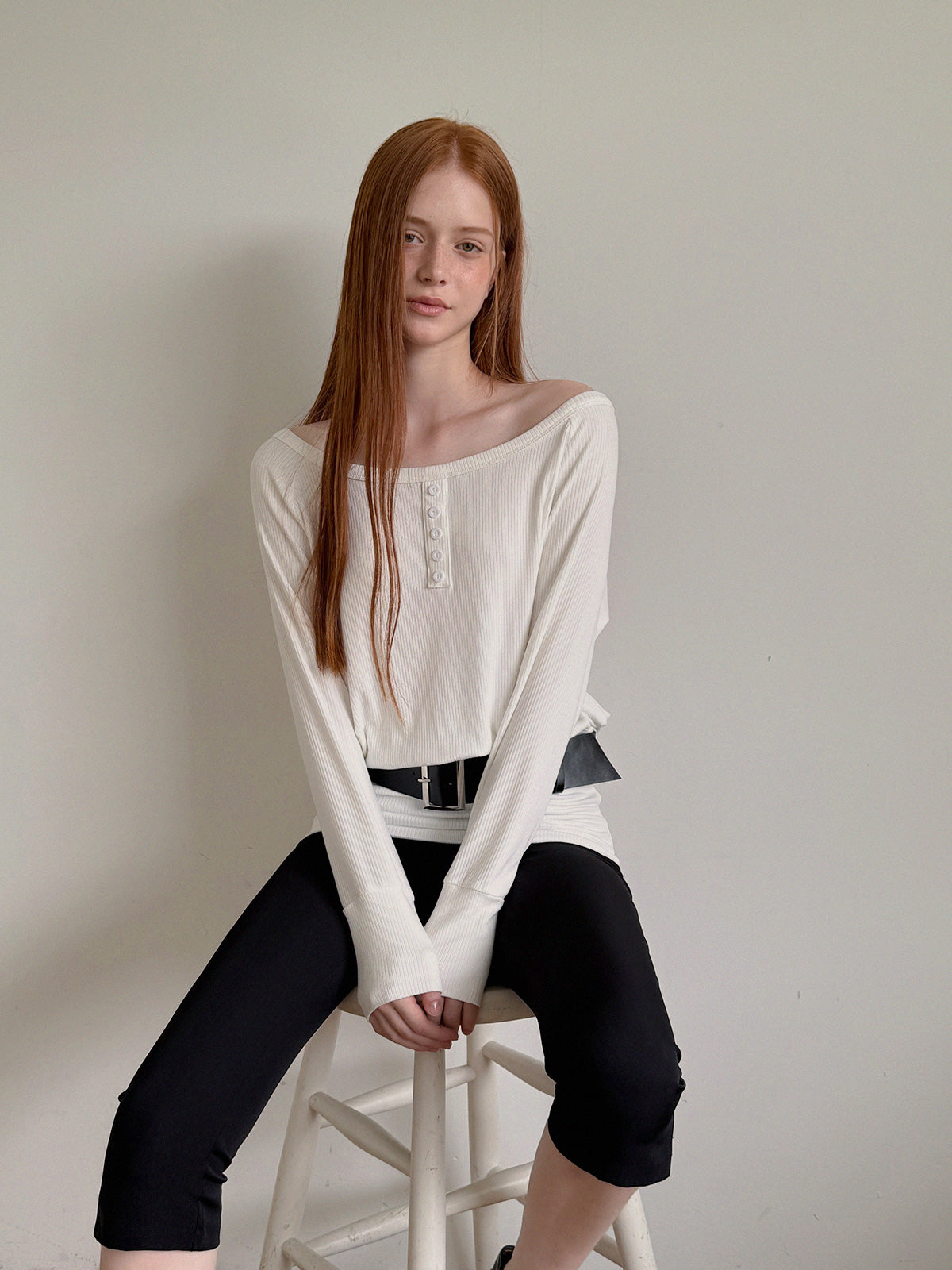 Bain Asymmetrical Shoulder Big Belt T-Shirt