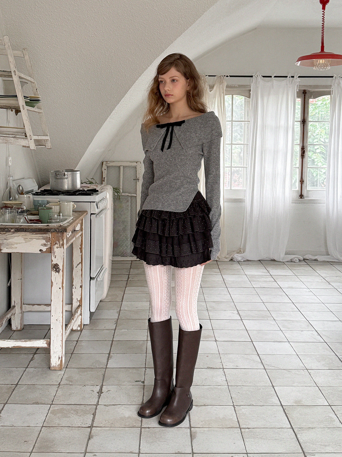 【TWEE】Willn Ribbon Brooch Off-Shoulder Knit