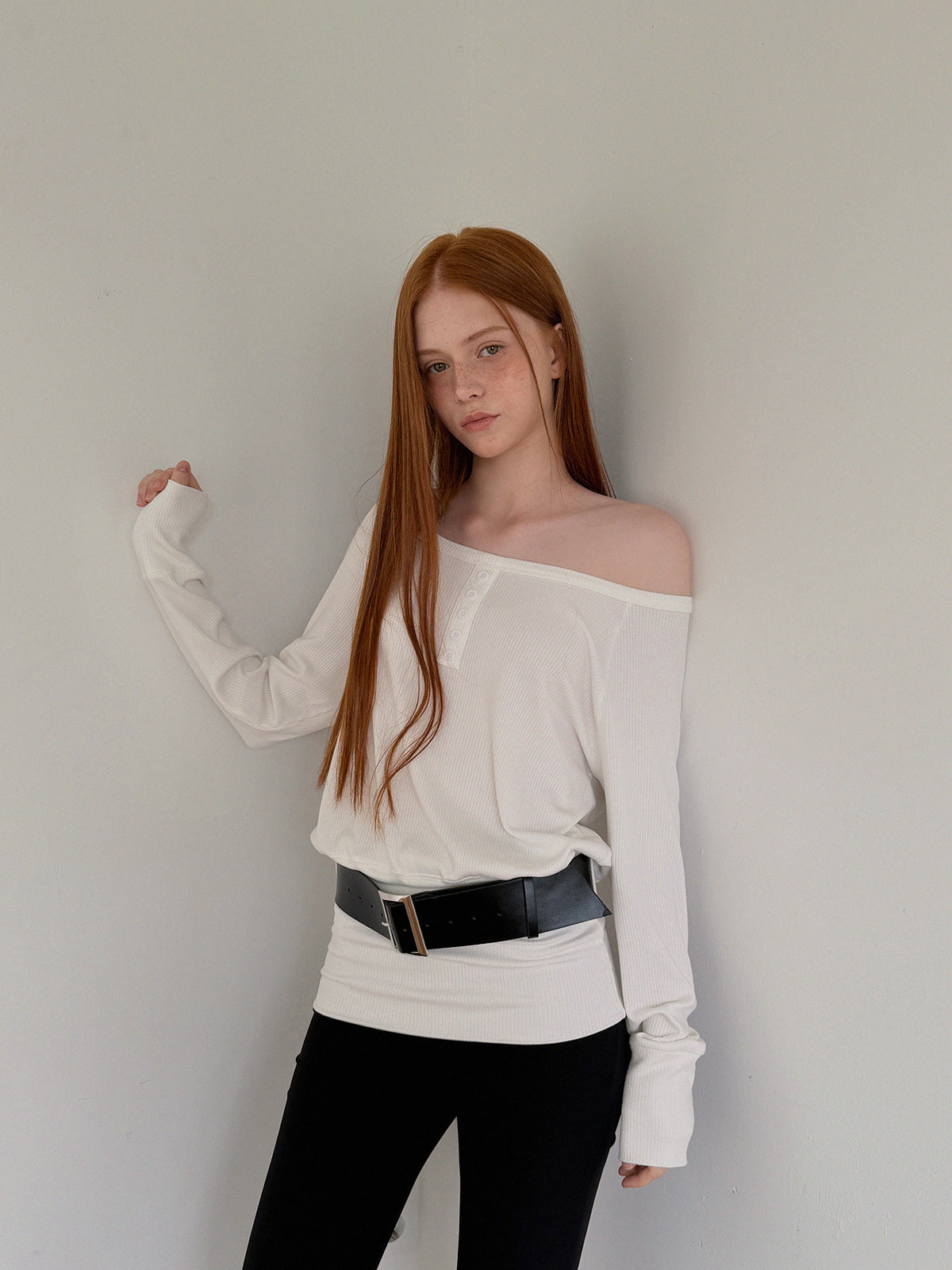 Bain Asymmetrical Shoulder Big Belt T-Shirt