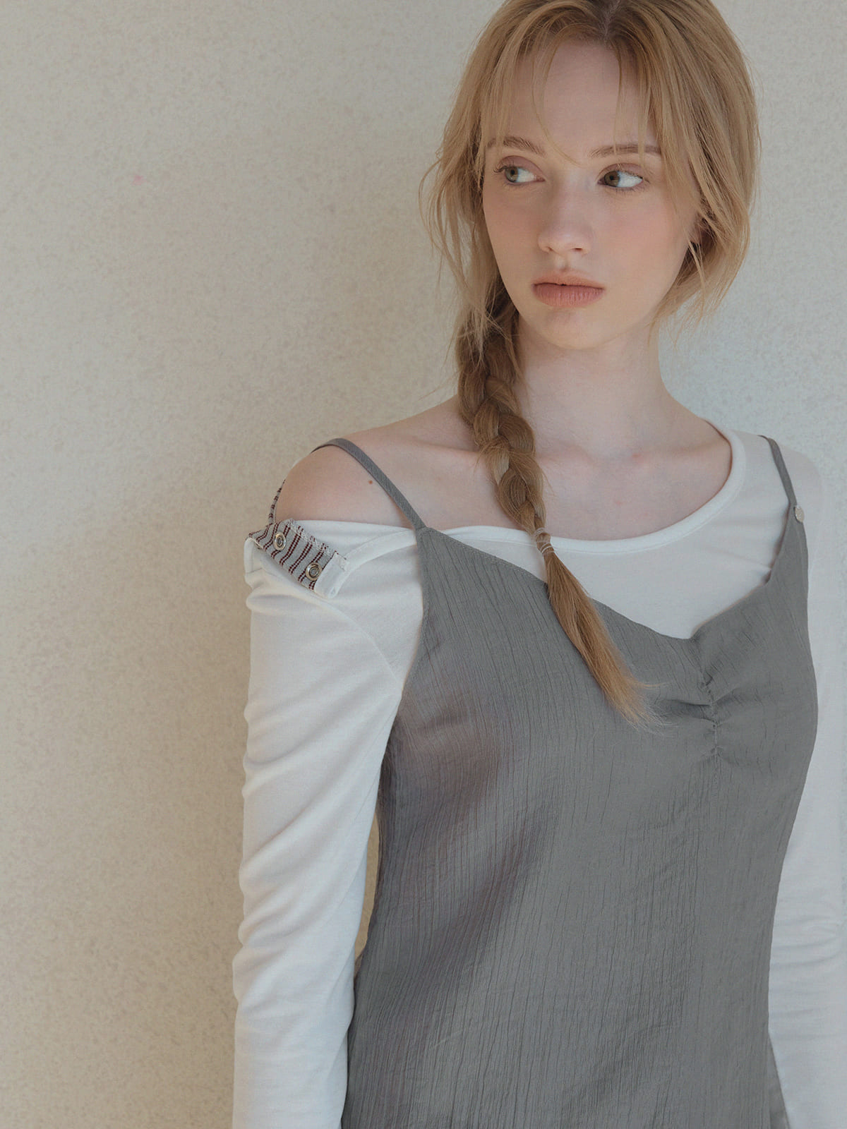 Pooden Snap Button U-Neck Long-Sleeve Tee