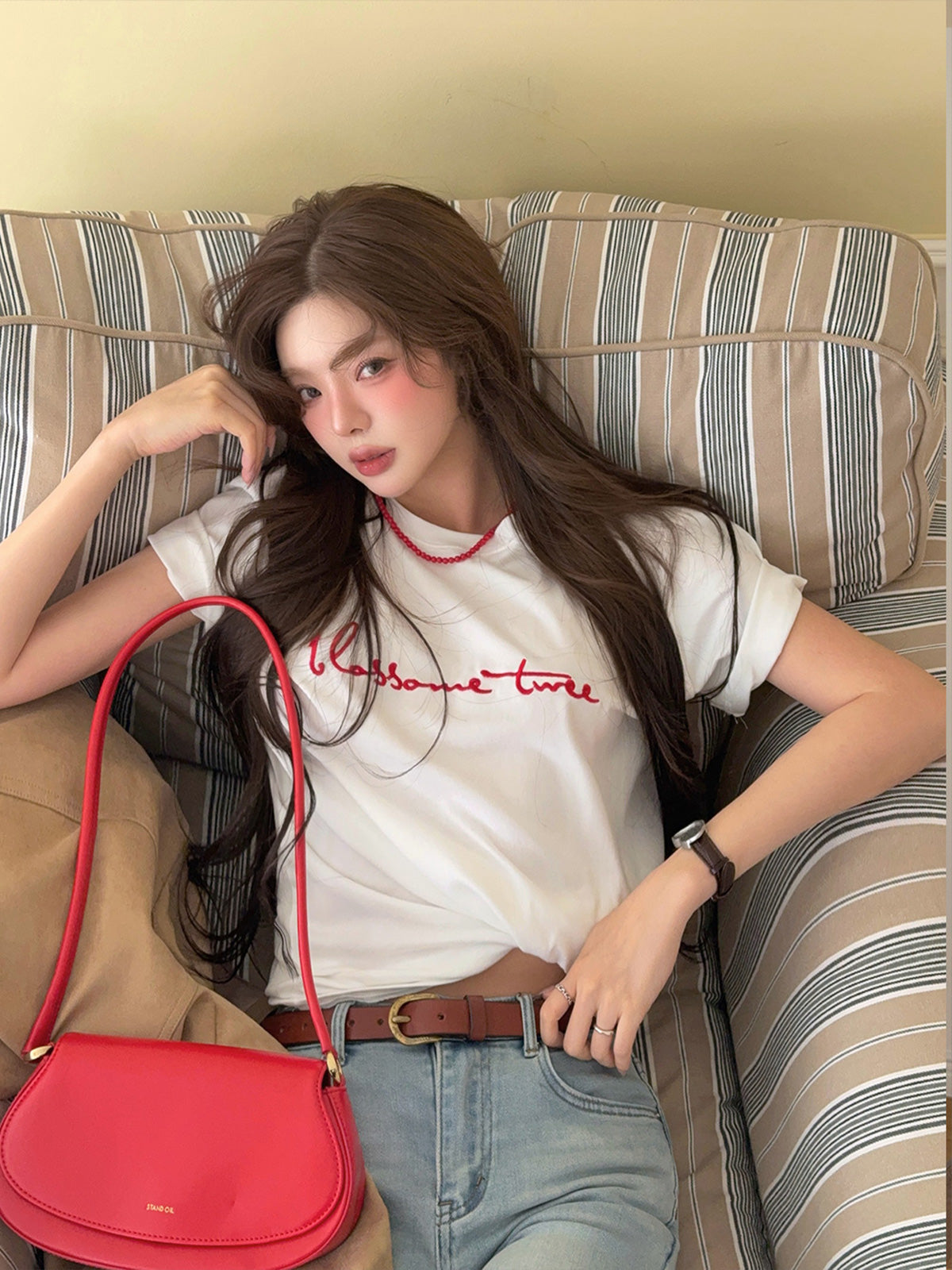 [TWEE] Poezi Big Lettering Embroidered T-Shirt