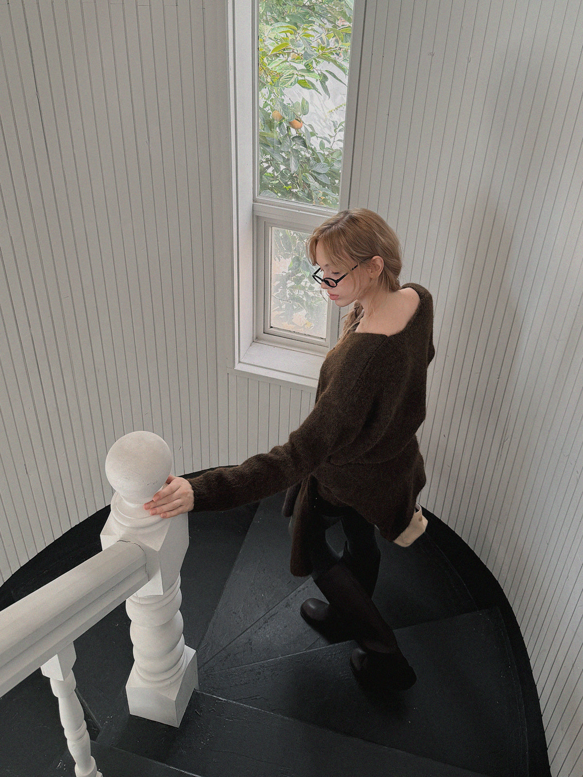 [TWEE] 명사 V넥 루즈핏 니트 (랩 포함)