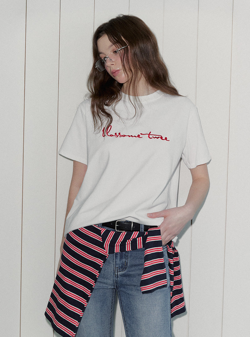 [TWEE] Poezi Big Lettering Embroidered T-Shirt