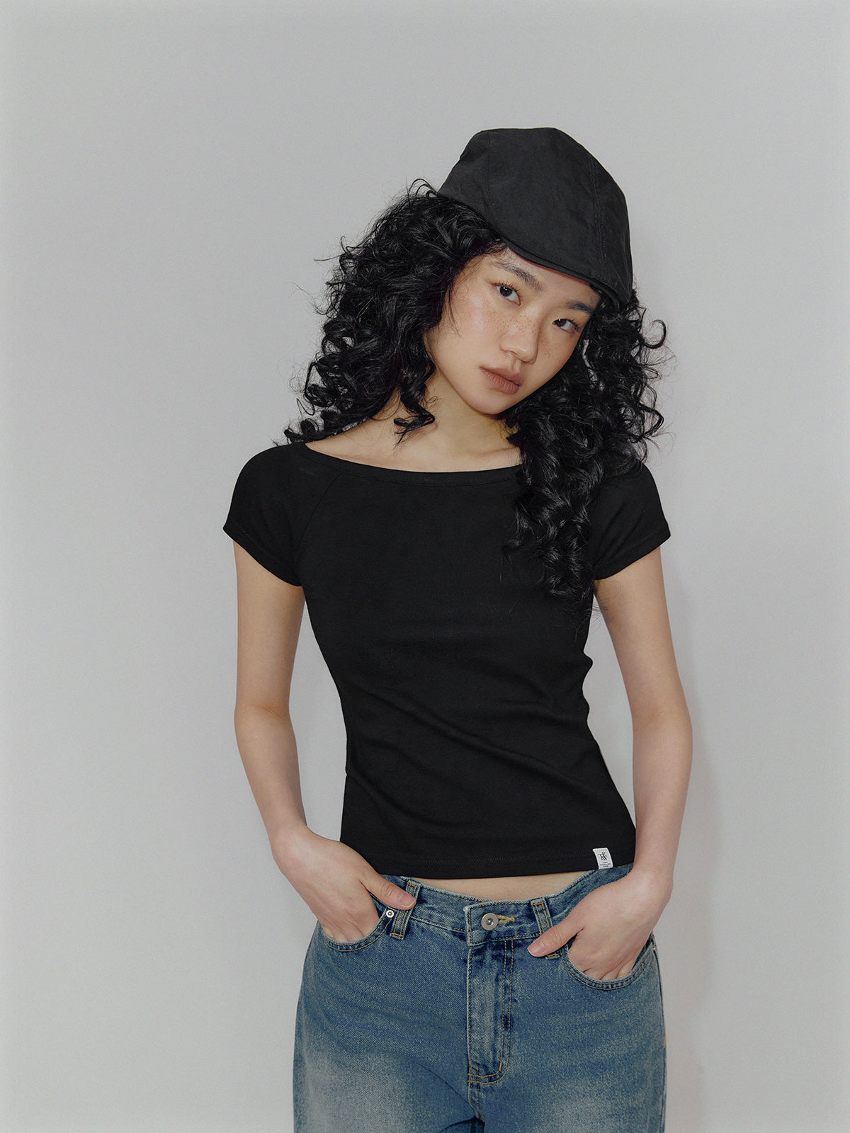 [TWEE] Velvo Basic Off-Shoulder Short-Sleeve Tee