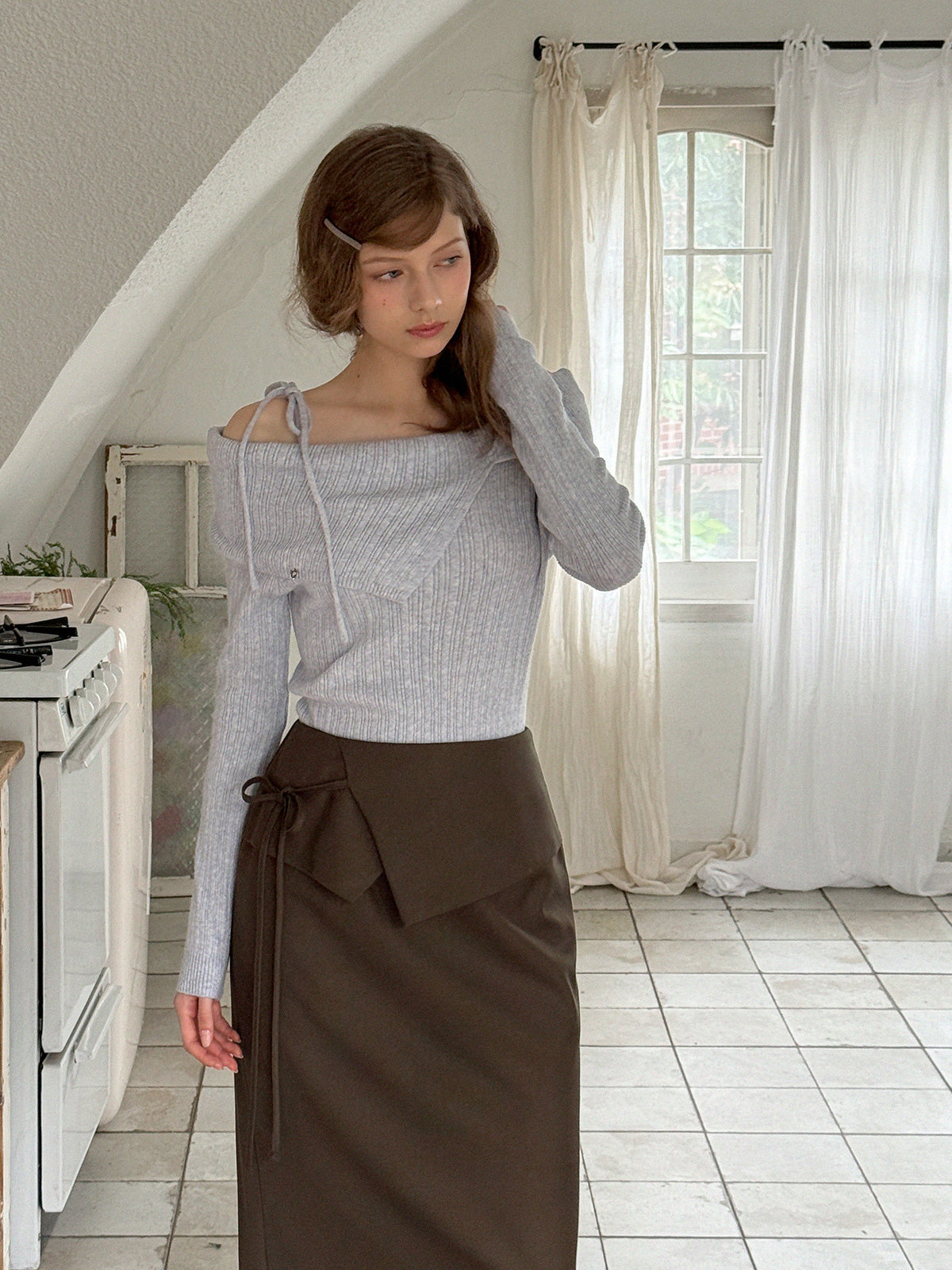 【TWEE】Áo Len Dây Đeo Trễ Vai Robin