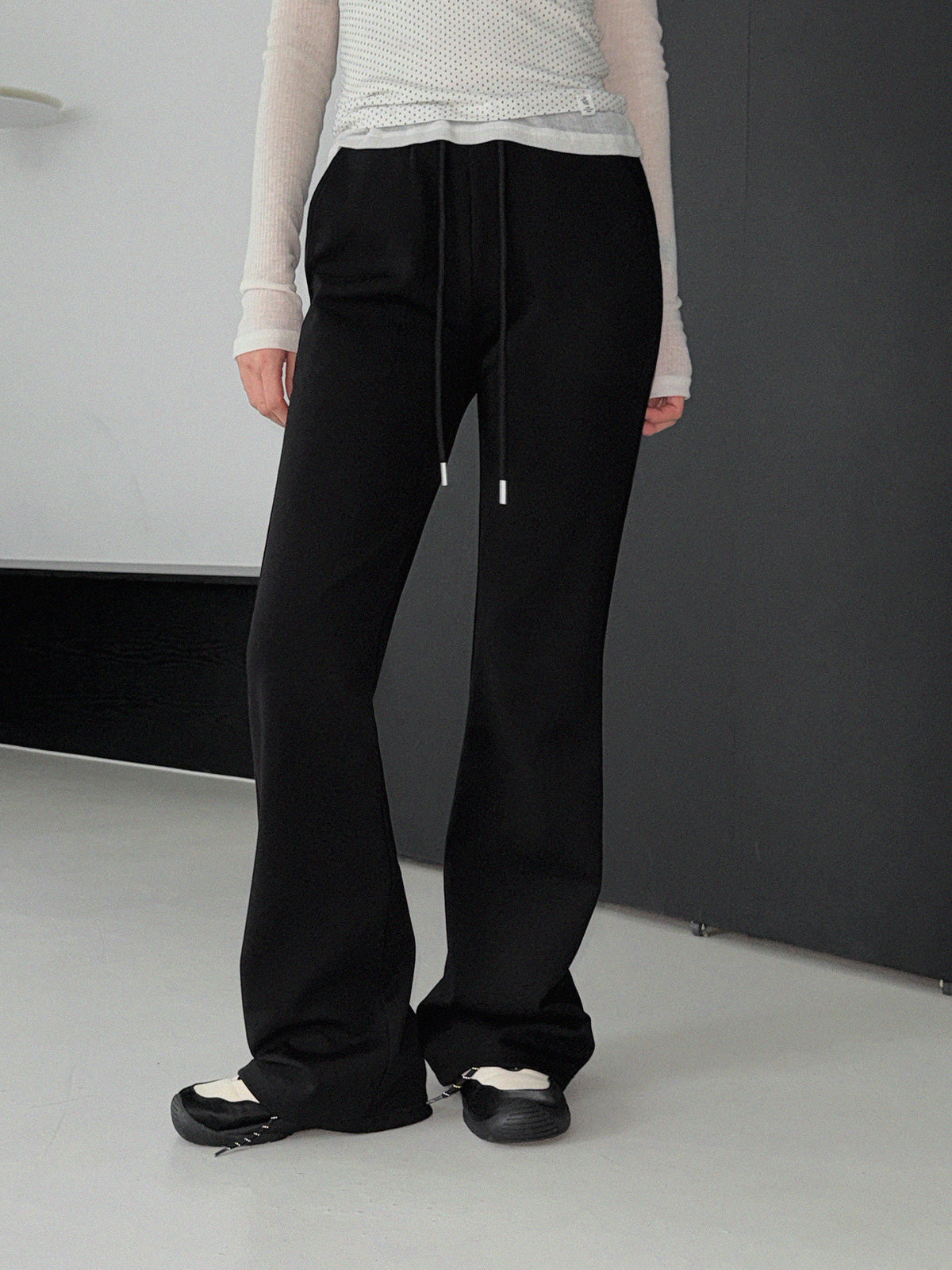 [TWEE] Blan elastic-waist bootcut long pants