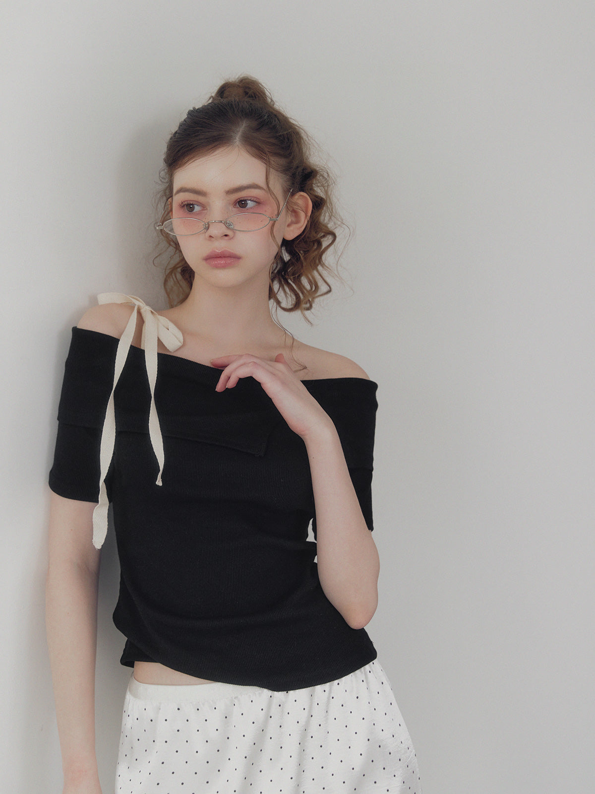 [TWEE] Petit strap one shoulder t-shirt