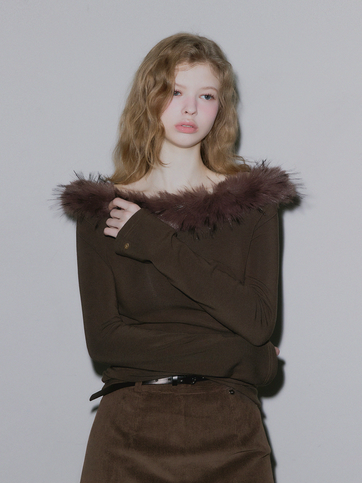 [TWEE] Litto fur shirring off-shoulder long-sleeve top