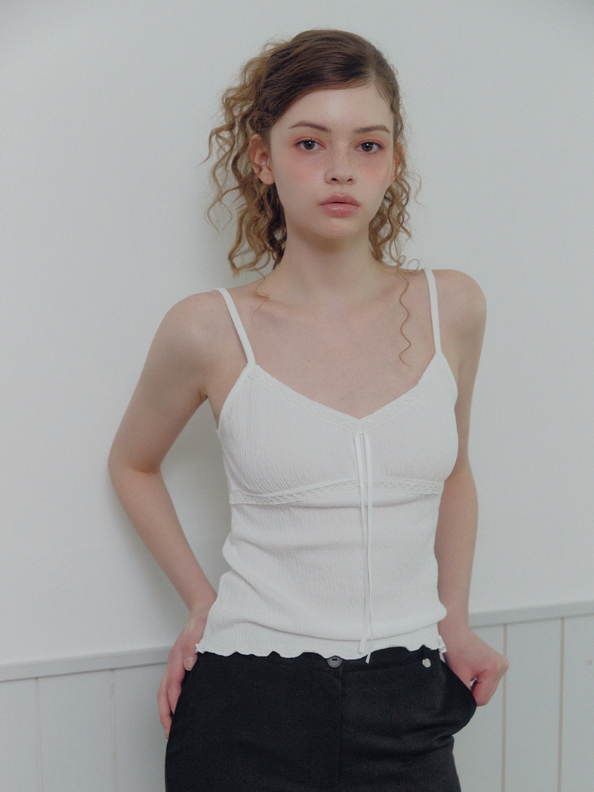 [TWEE] Heden Lace Contrast Sleeveless Top
