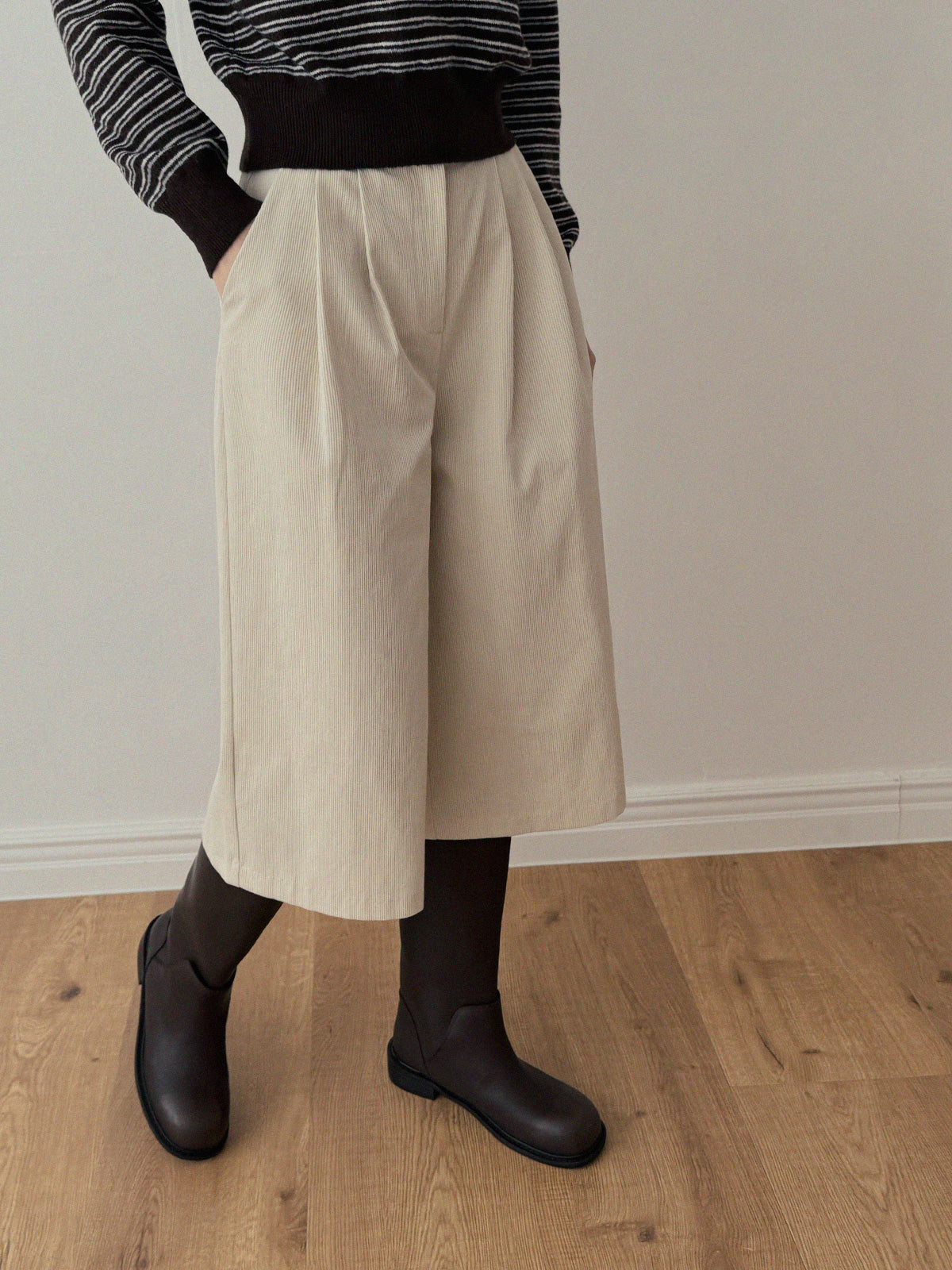 [TWEE] Ulzen Corduroy Pintuck Bermuda Pants