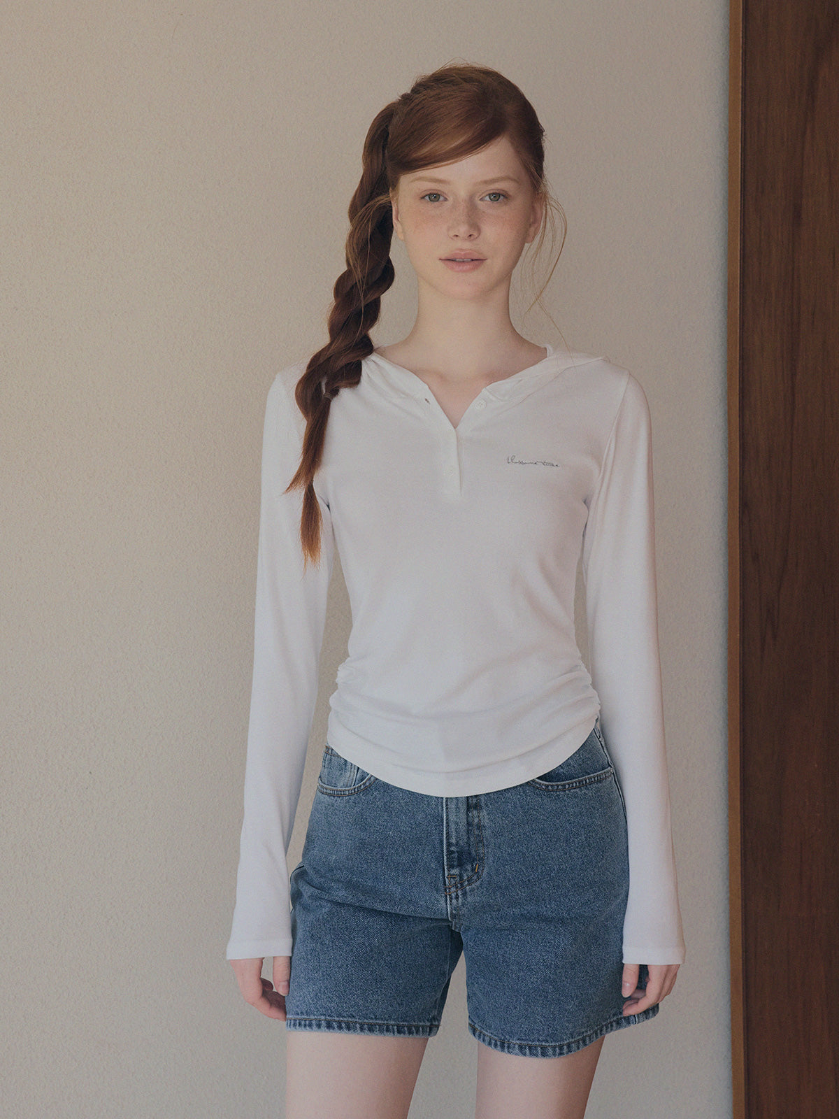 [TWEE] Melb Embroidered Shirring Hoodie