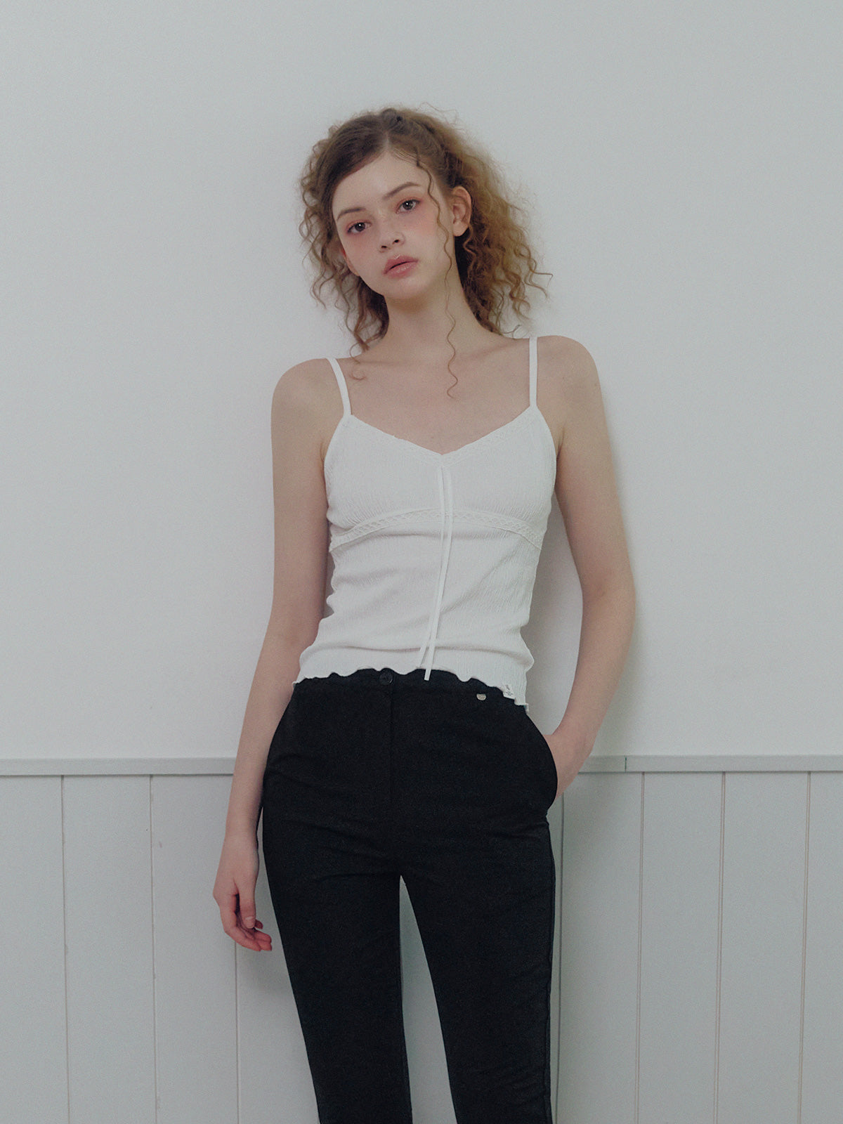 [TWEE] Heden Lace Contrast Sleeveless Top
