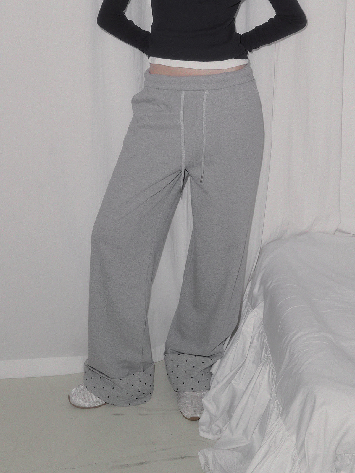 [TWEE] Velco Dot Roll-Up Long Sweatpants