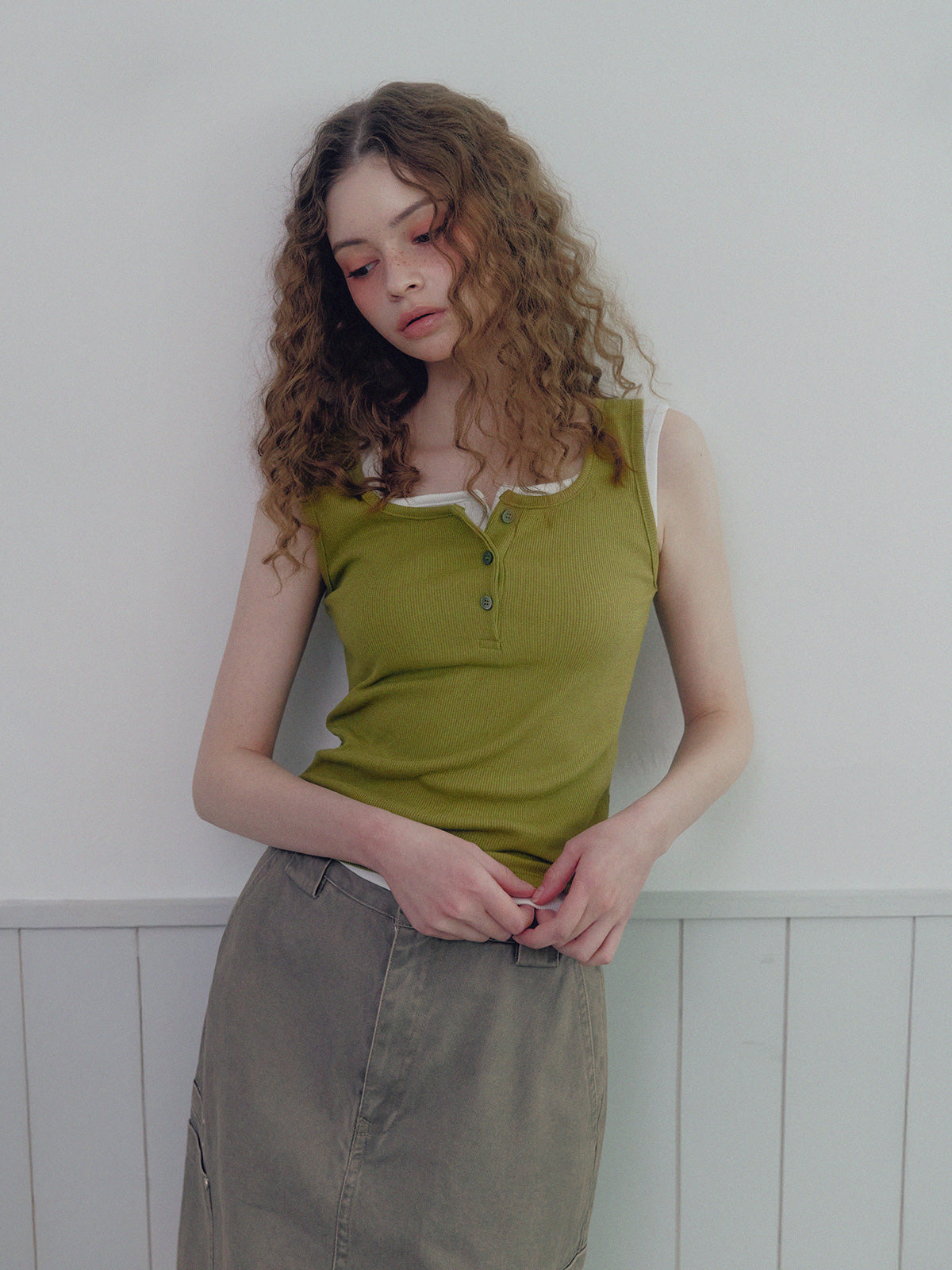 [TWEE] Perkin Ribbed Button Sleeveless Top