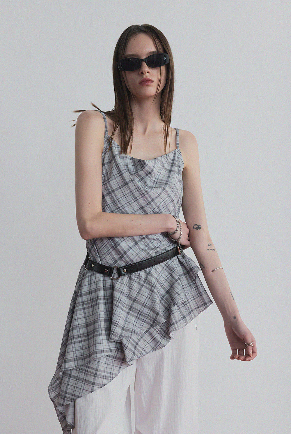 [TWEE] [GROWHIDE] Tup gerafftes kariertes asymmetrisches Kleid