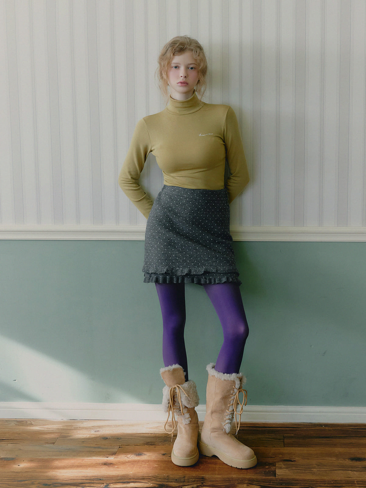 [TWEE] Blen besticktes Fleece-Turtleneck-Shirt