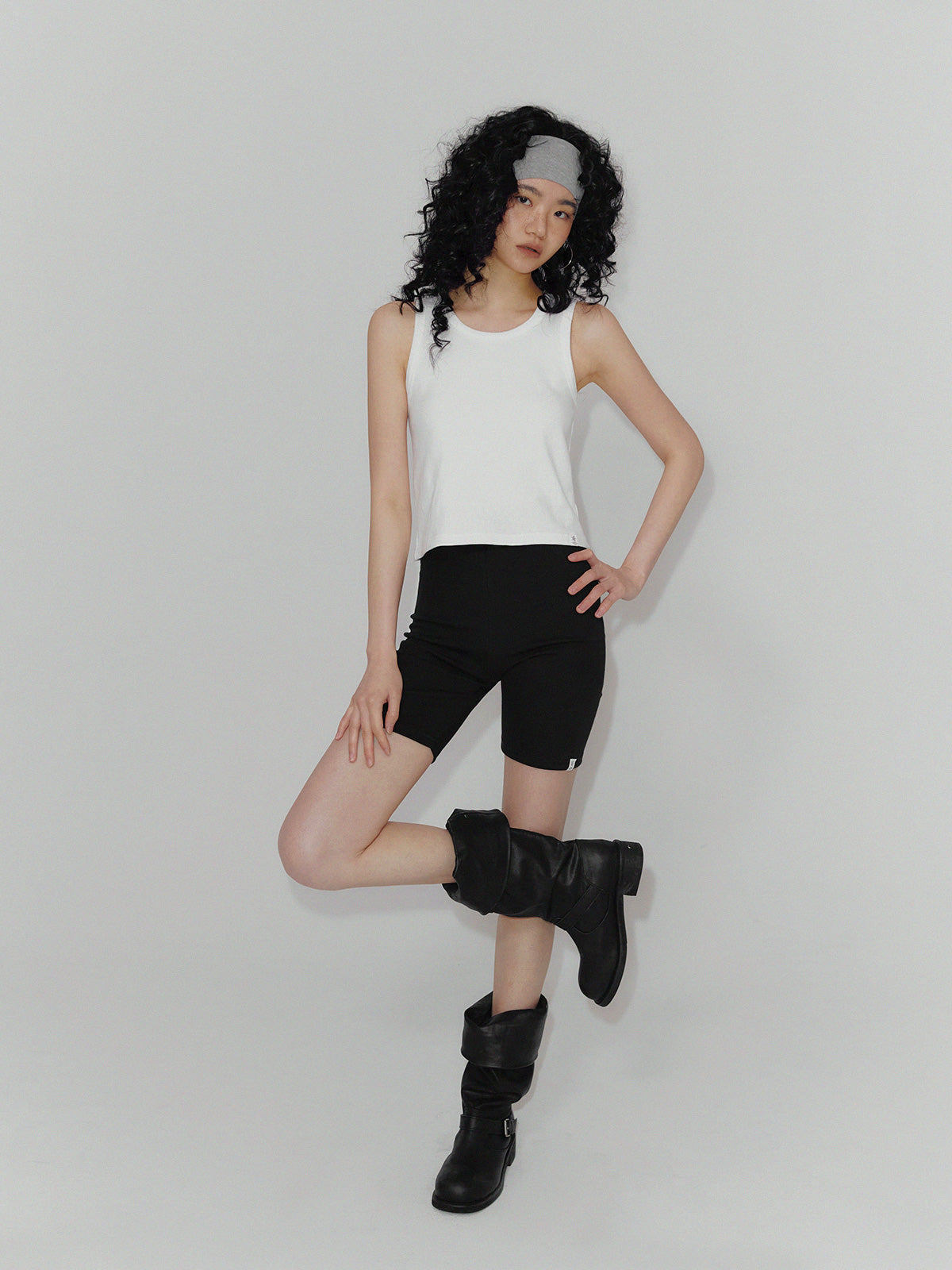 [TWEE] Pratt Basic U-Neck Crop Sleeveless