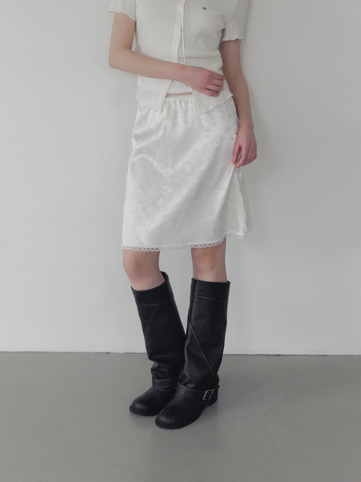 [TWEE] Divet flower satin banding midi skirt