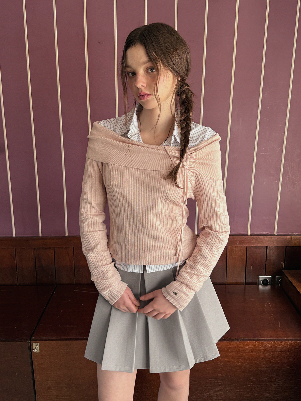 [TWEE] Nikon Strap Off-Shoulder Long-Sleeve Knit