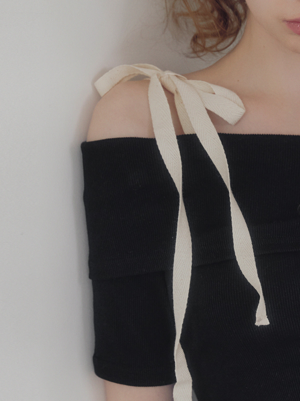 [TWEE] Petit strap one shoulder t-shirt