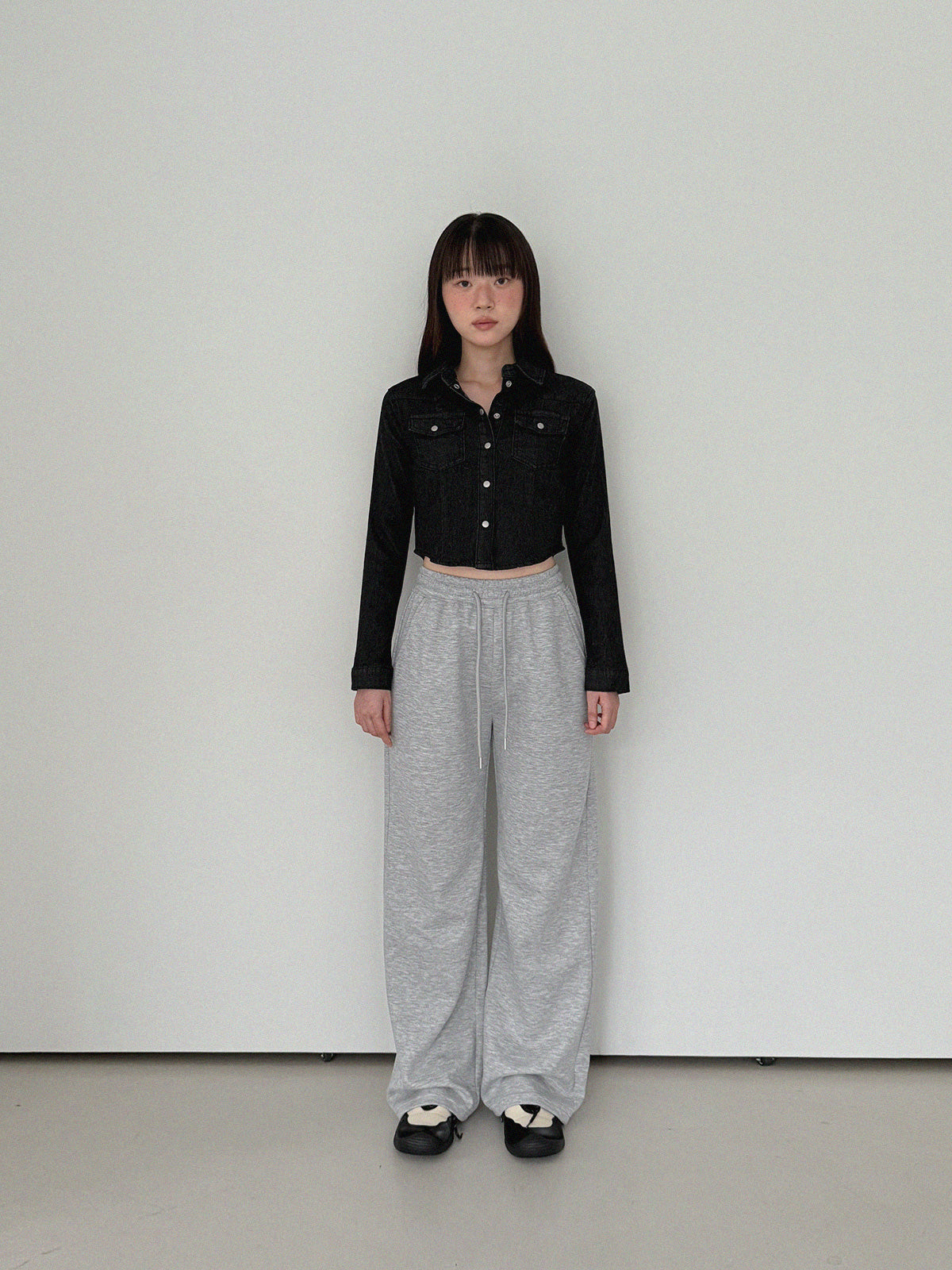 [TWEE] Mian Button Crop Denim Long-Sleeve Shirt