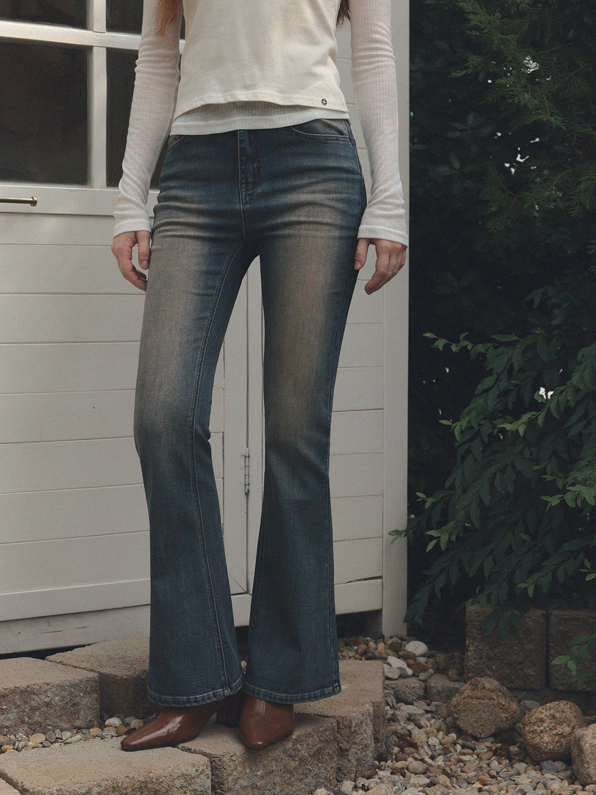[TWEE] Nisha Vintage-Washed Bootcut Denim Pants Jean