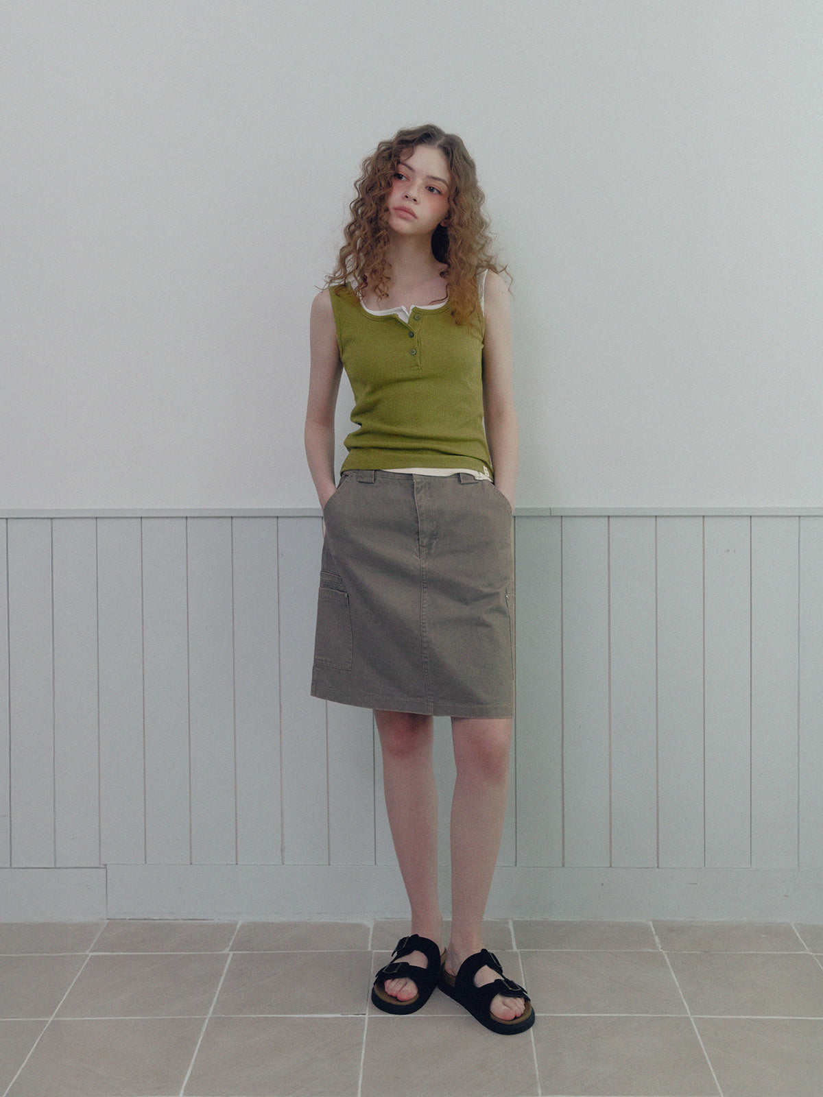 [TWEE] Perkin Ribbed Button Sleeveless Top