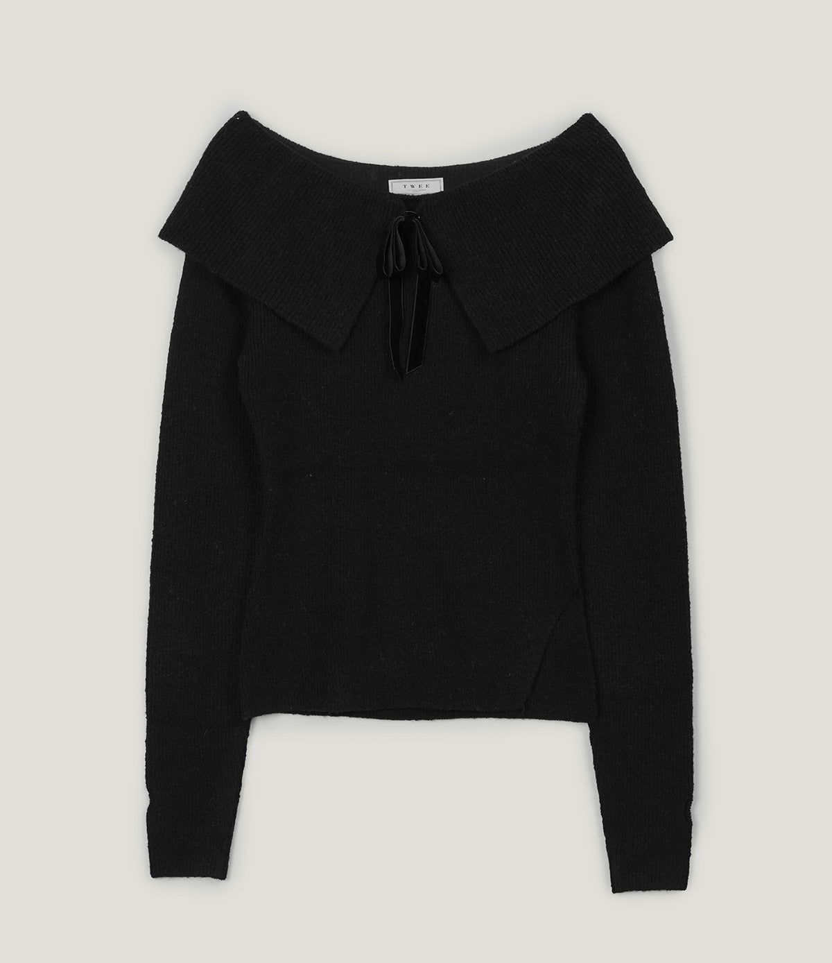 【TWEE】Willn Ribbon Brooch Off-Shoulder Knit