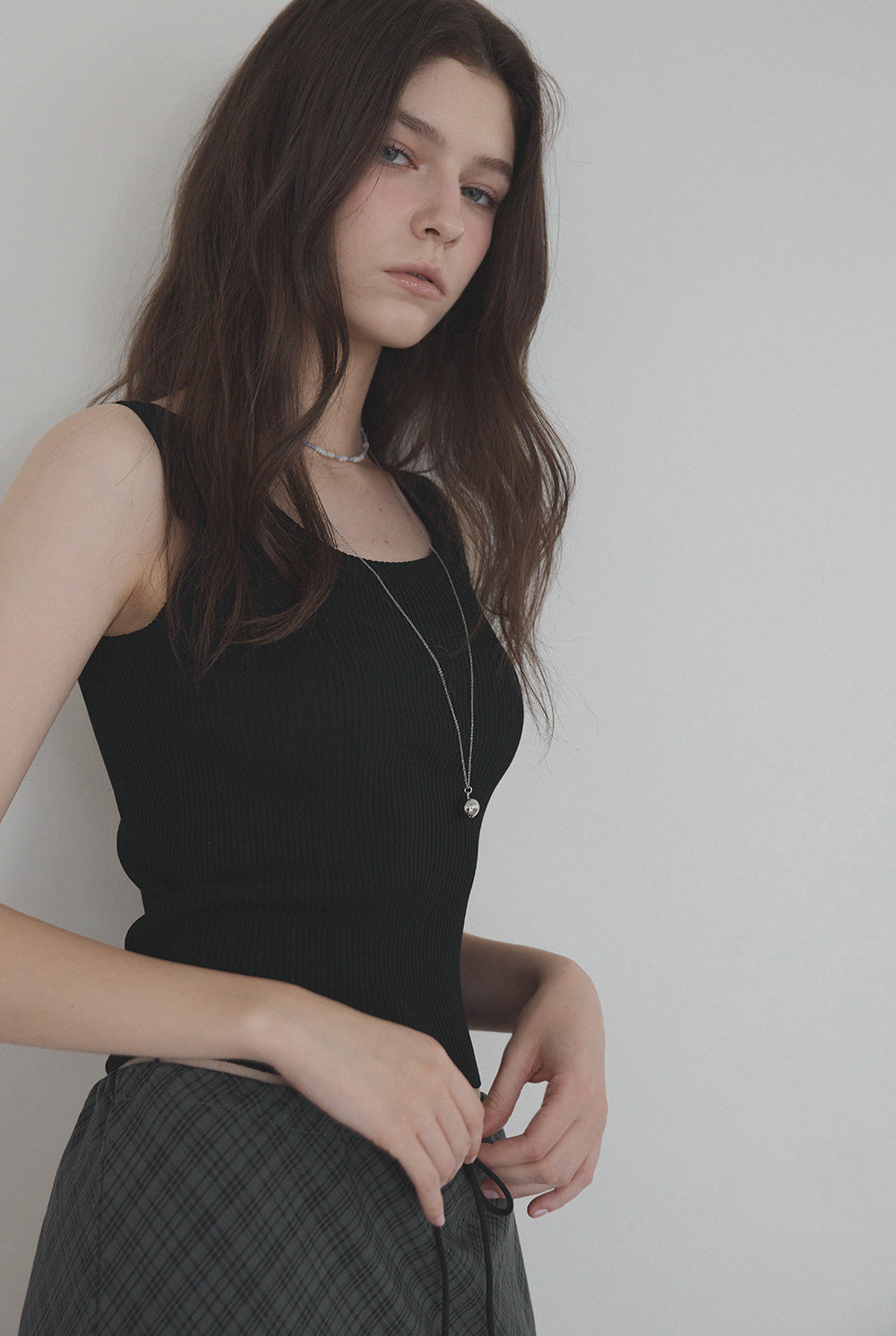 [TWEE] Nukin U-Neck Knit Sleeveless