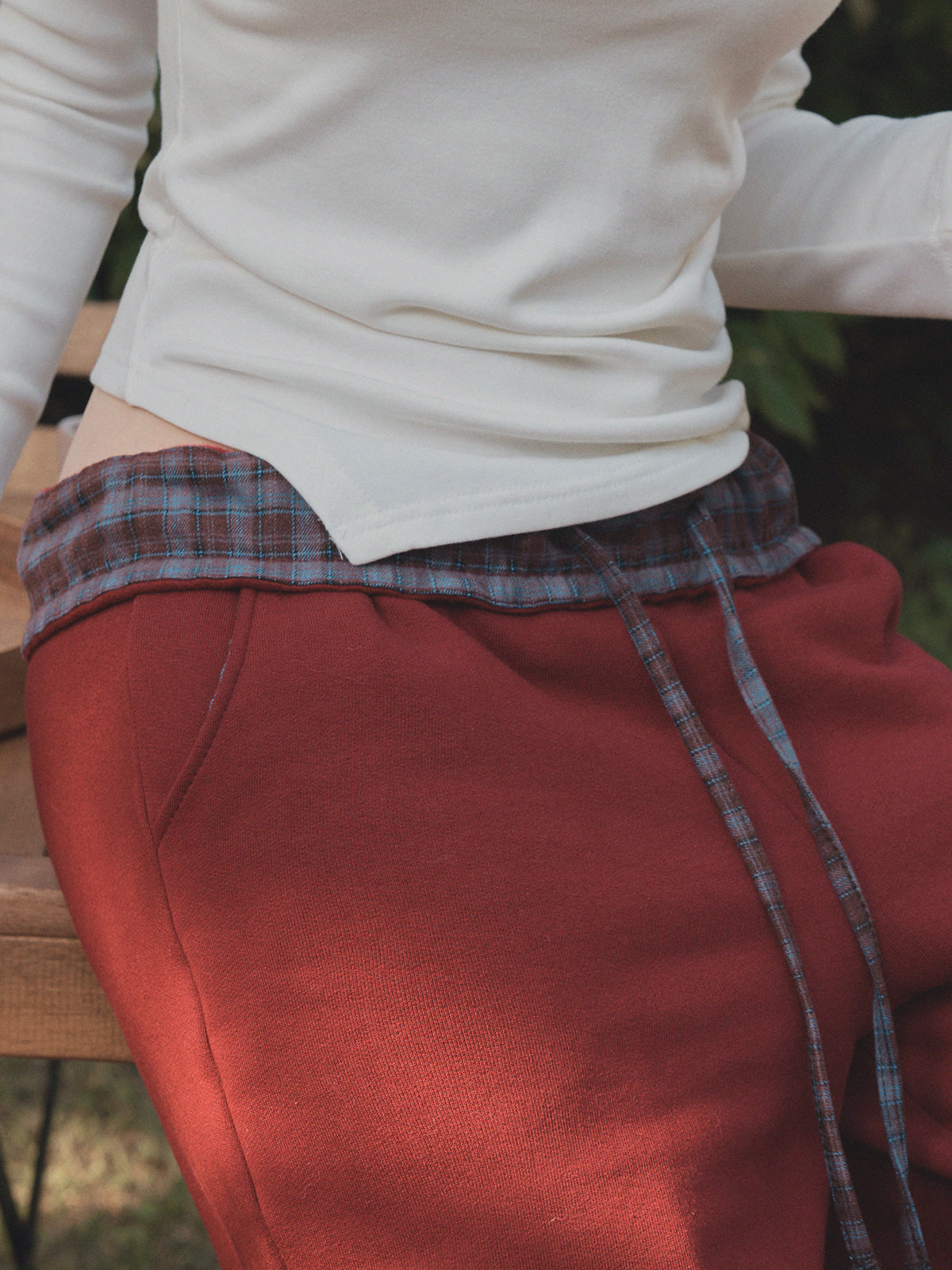 [TWEE] Quần Sweatpants Rộng Phối Màu Jardin Check