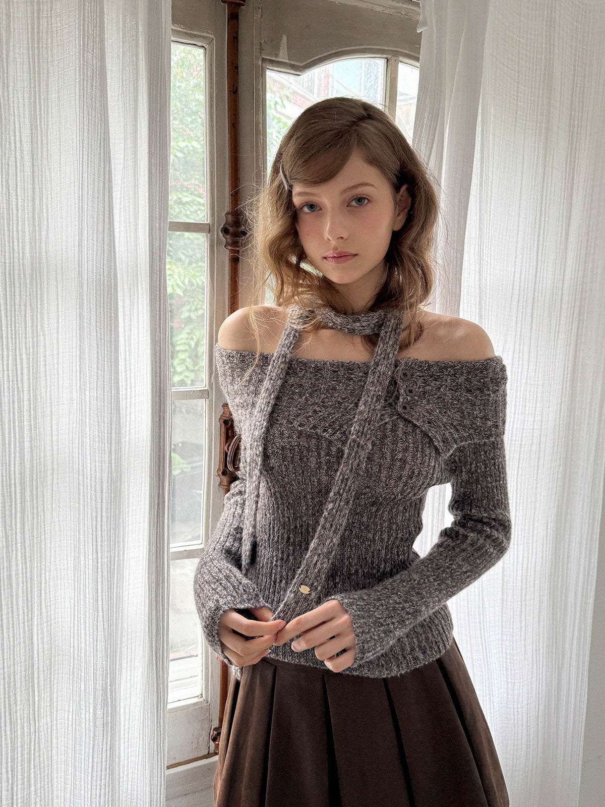 [TWEE] Áo Len Nút Bất Đối Xứng Auburn (có Dây Đeo)