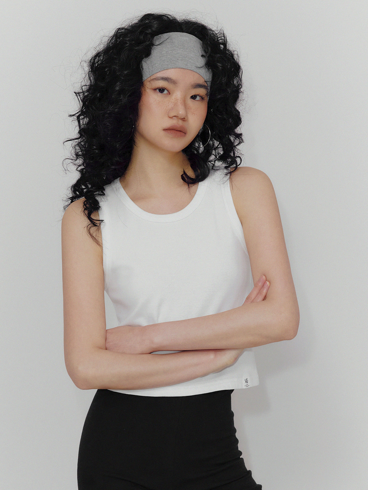 [TWEE] Pratt Basic U-Neck Crop Sleeveless