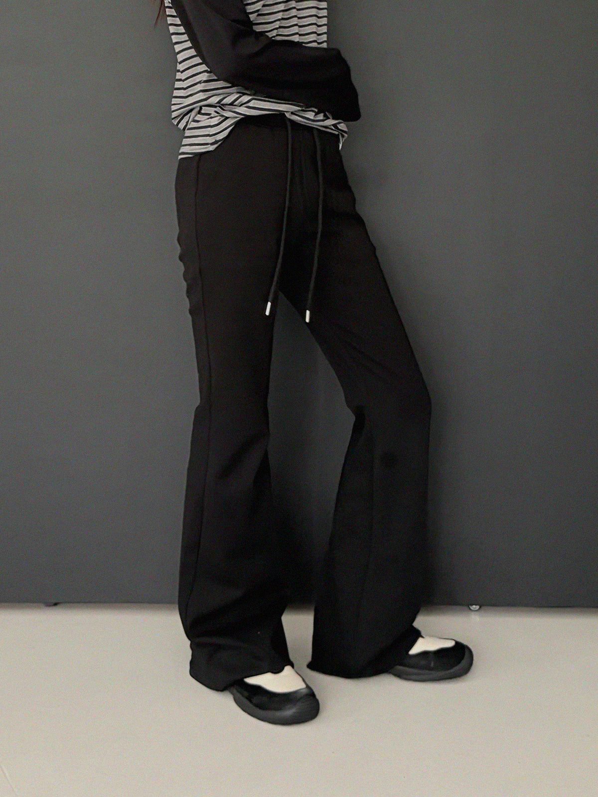 [TWEE] Blan elastic-waist bootcut long pants