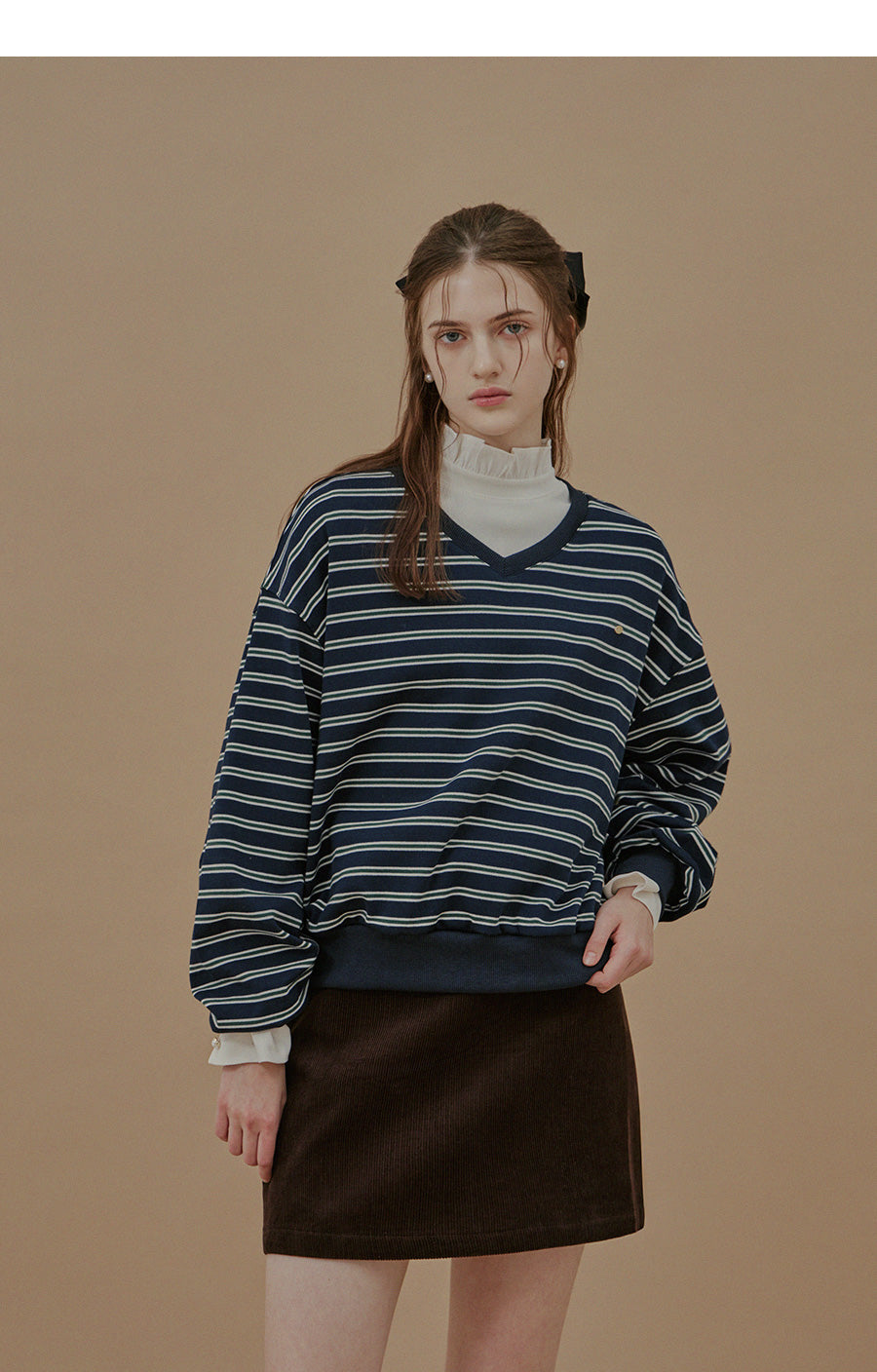 [TWEE] Wenz V-Neck Stripe Pendant Sweatshirt