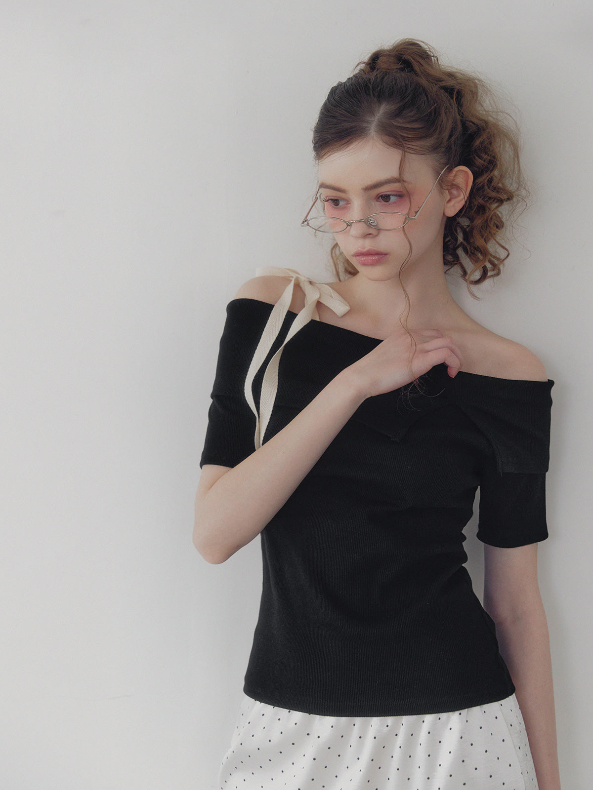 [TWEE] Petit strap one shoulder t-shirt