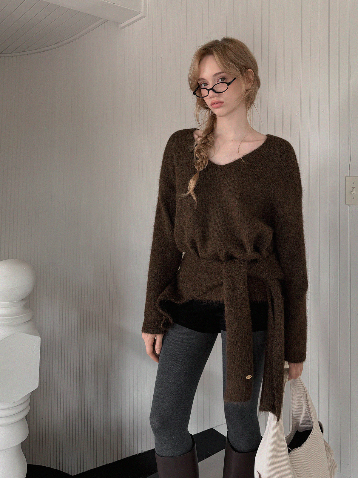 [TWEE] 명사 V넥 루즈핏 니트 (랩 포함)