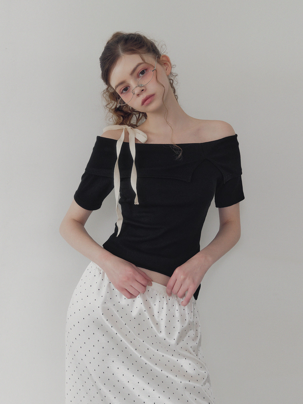 [TWEE] Petit strap one shoulder t-shirt