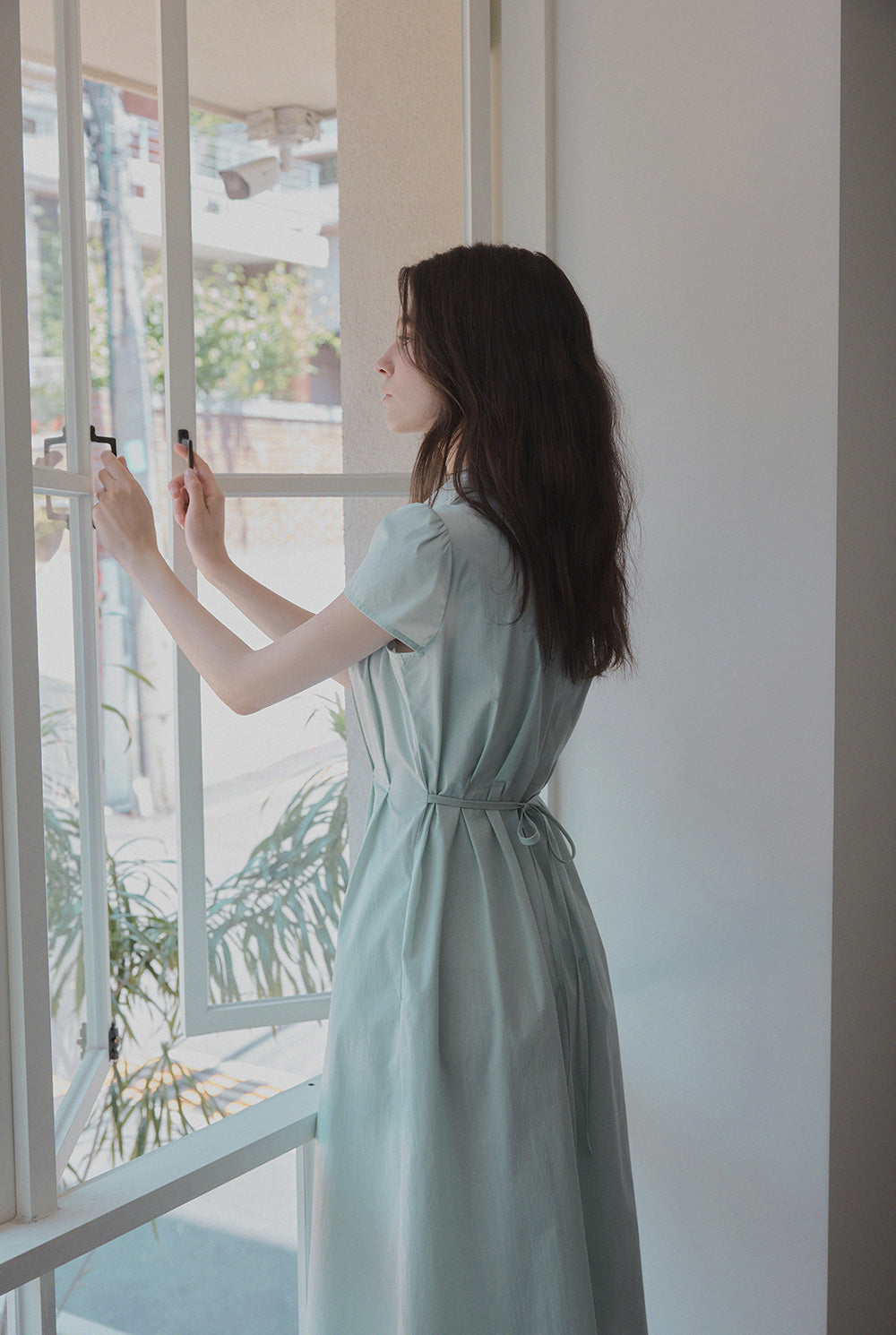[TWEE] Dvil Open Collar Pintuck Long Dress