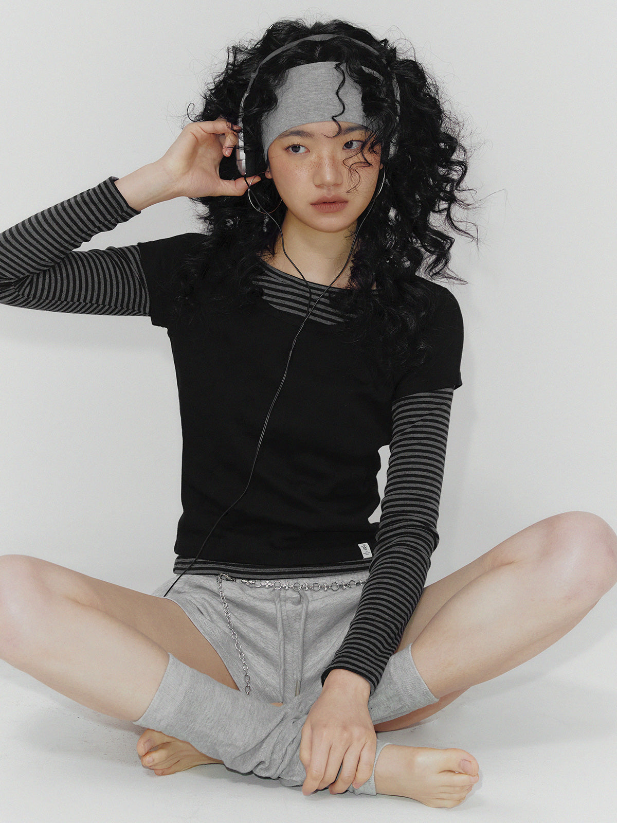 [TWEE] Elite Basic U-Neck Crop Tee