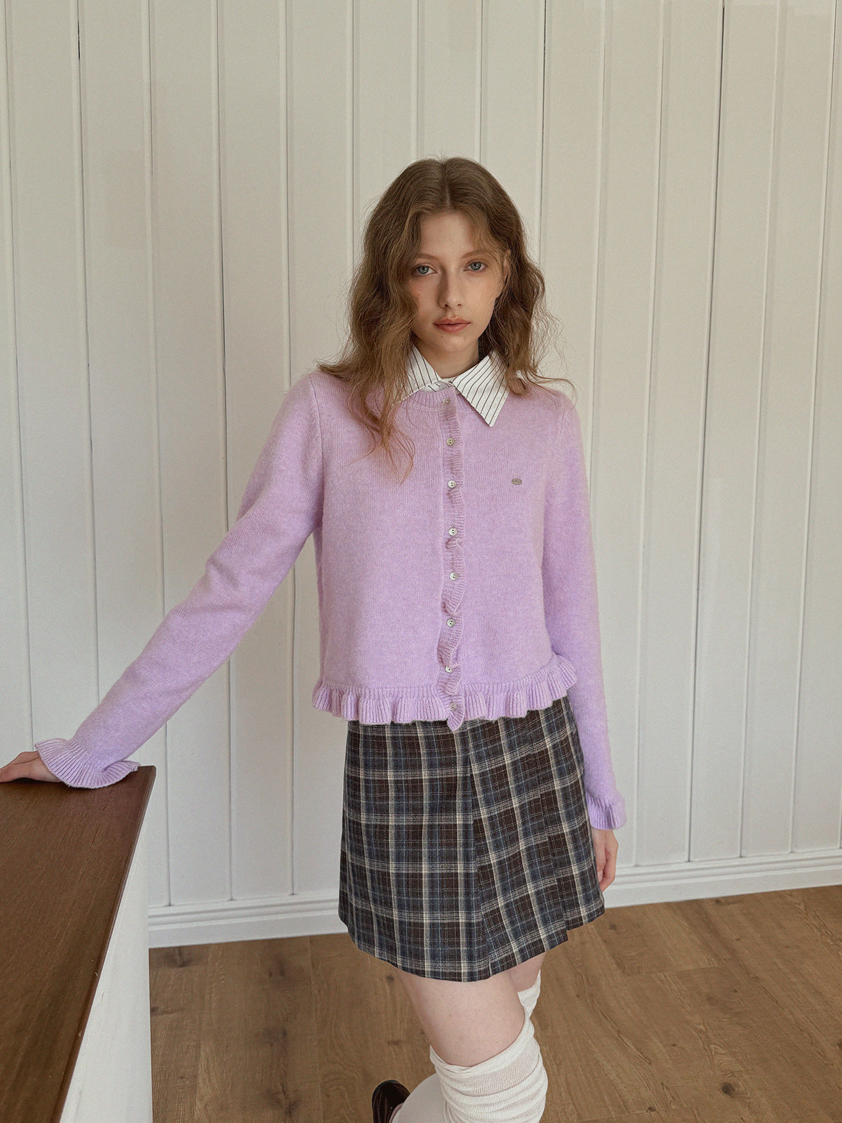 [TWEE ] Riveur Frill Knit Long-Sleeve Cardigan