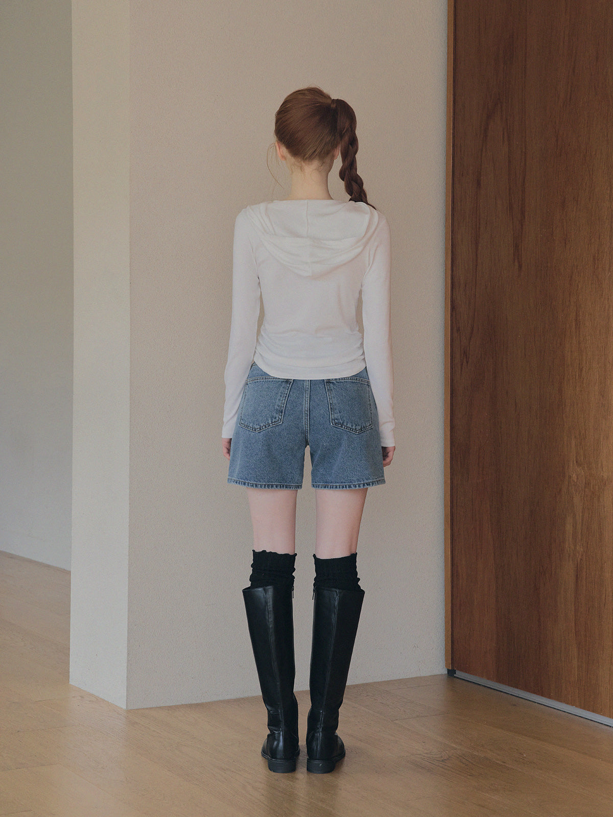 [TWEE] Melb Embroidered Shirring Hoodie