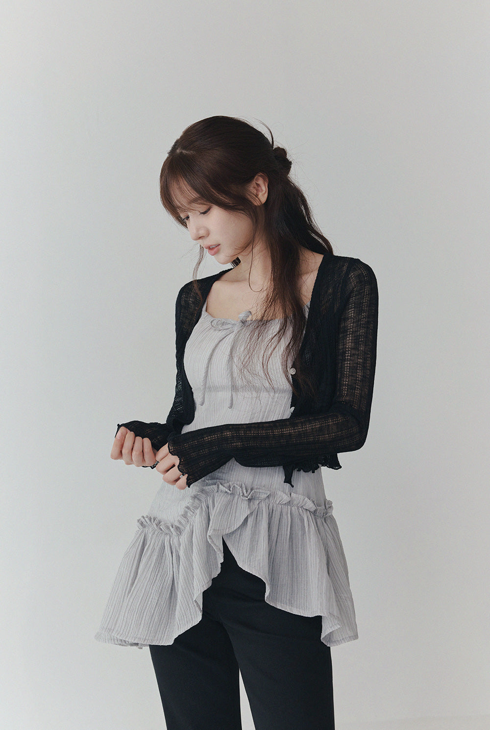 [TWEE] Ledel Asymmetric Ruffle Sleeveless Blouse