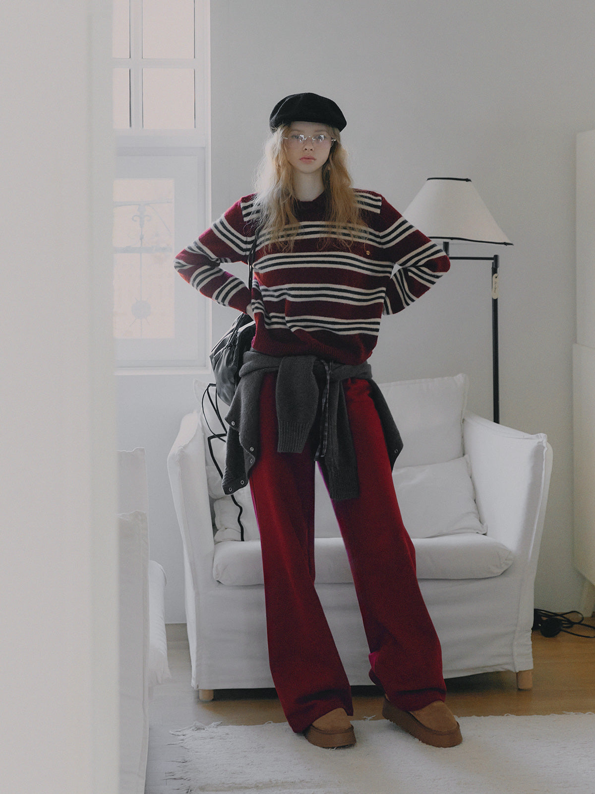 [TWEE] 주름 스트라이프 럭비 칼라 니트 탑