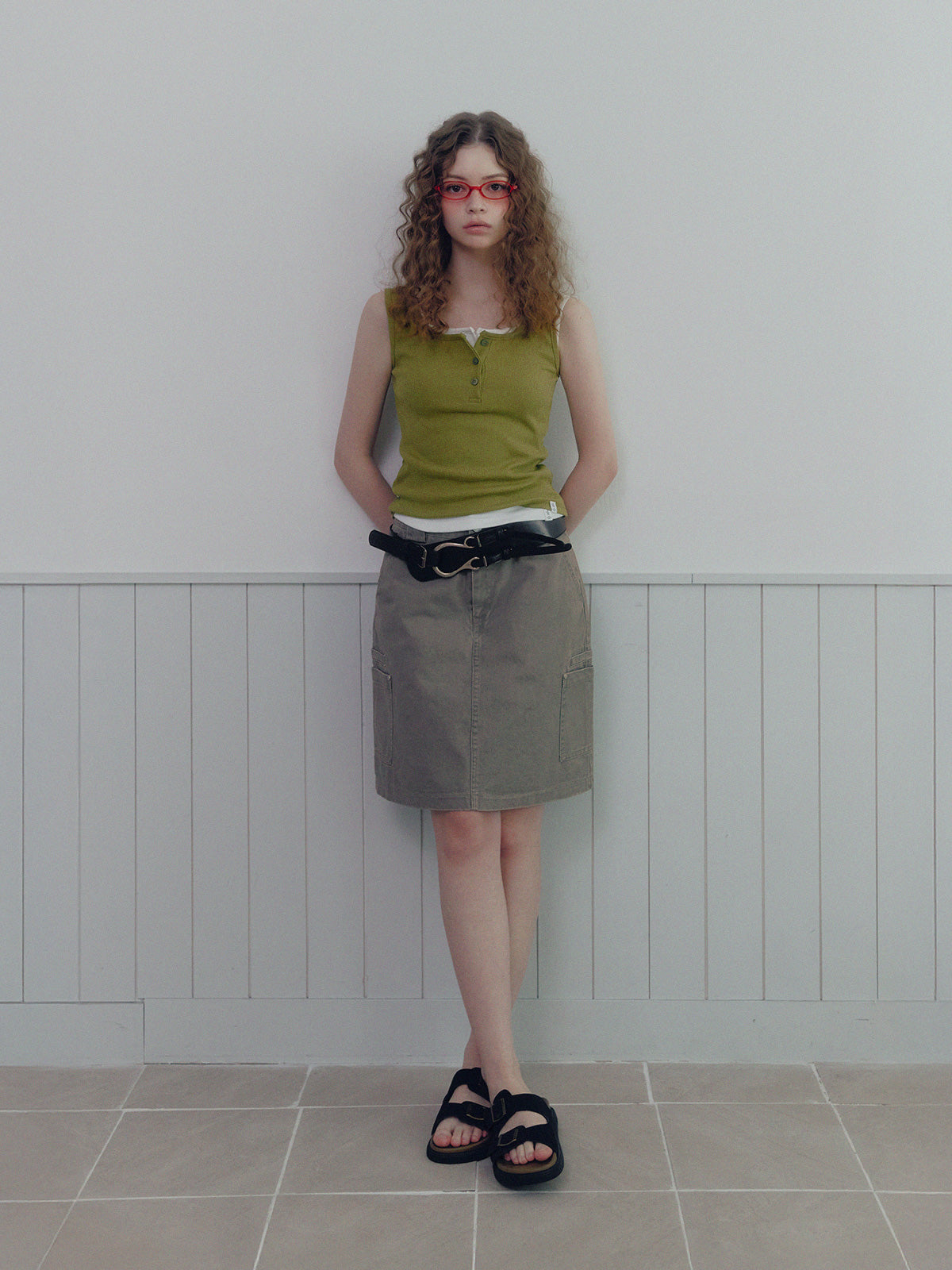[TWEE] Perkin Ribbed Button Sleeveless Top