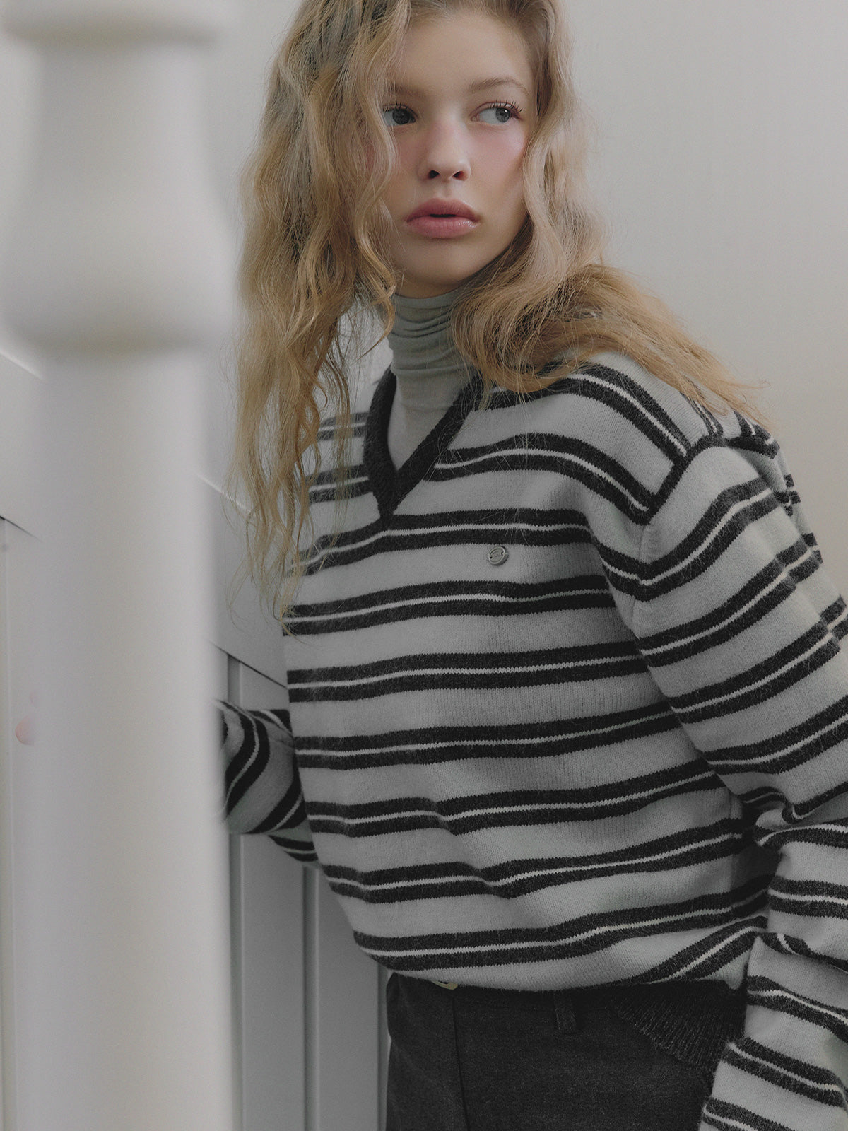 [TWEE] Coder Stripe V-Ausschnitt Stricktop