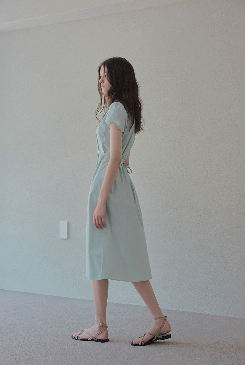 [TWEE] Dvil Open Collar Pintuck Long Dress