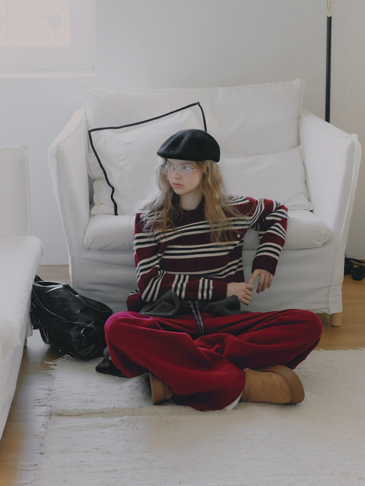 [TWEE] 주름 스트라이프 럭비 칼라 니트 탑