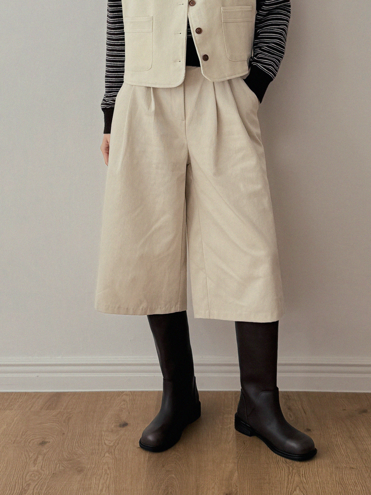 [TWEE] Ulzen Corduroy Pintuck Bermuda Pants