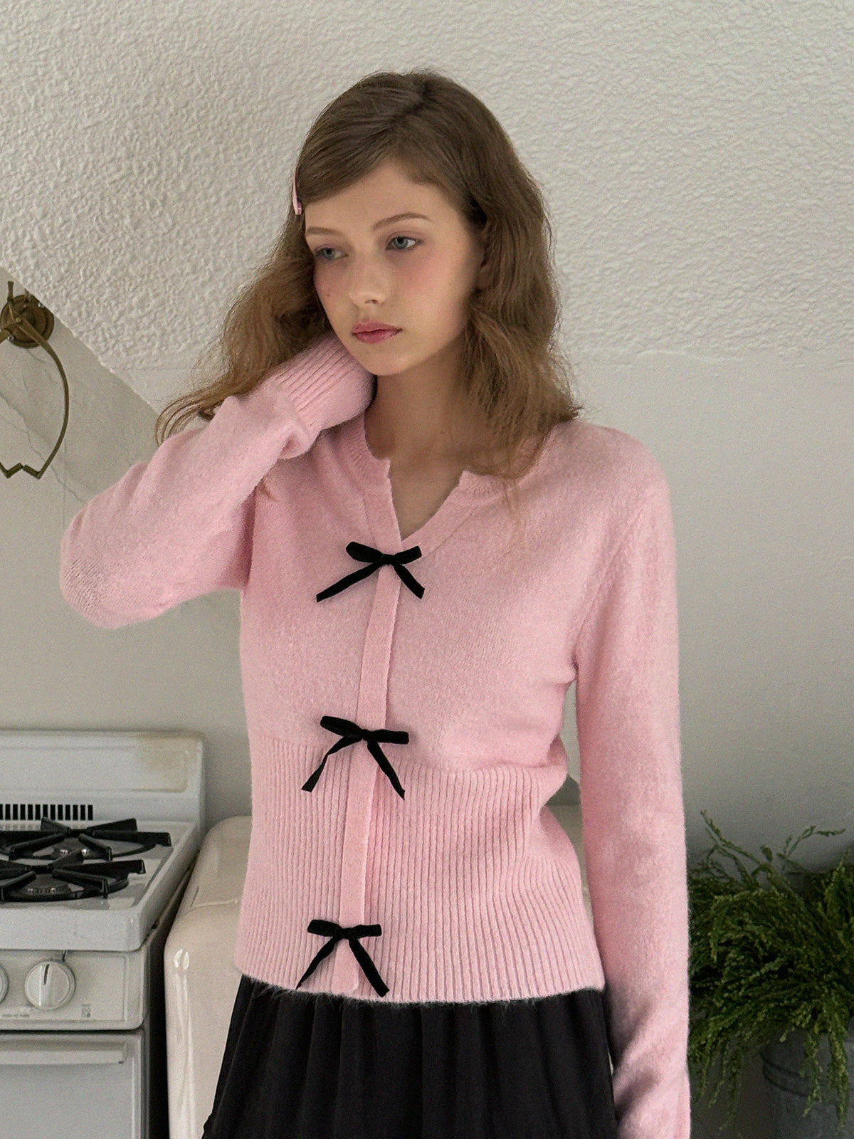 [TWEE] Áo Len Cổ Chữ V Ba Dải Ruy Băng Landon