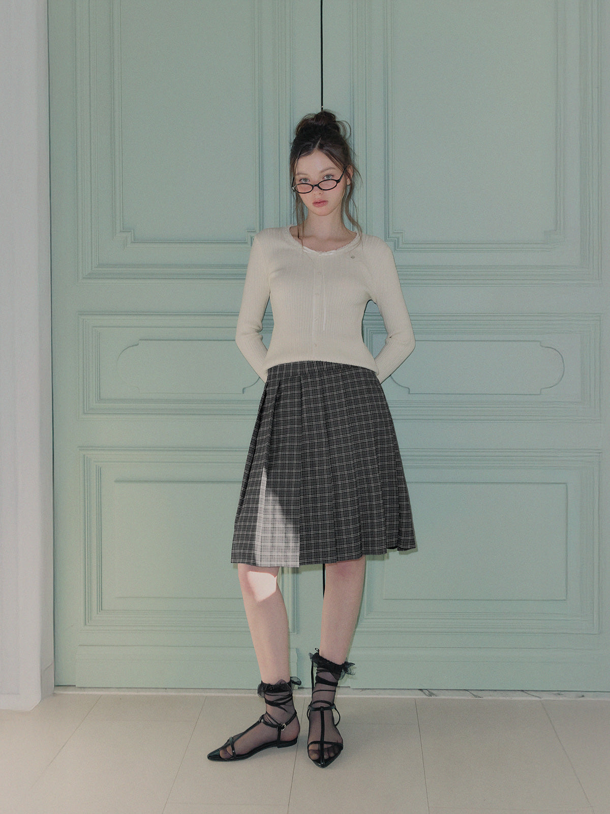 [TWEE] Copet lace strap long sleeve knit